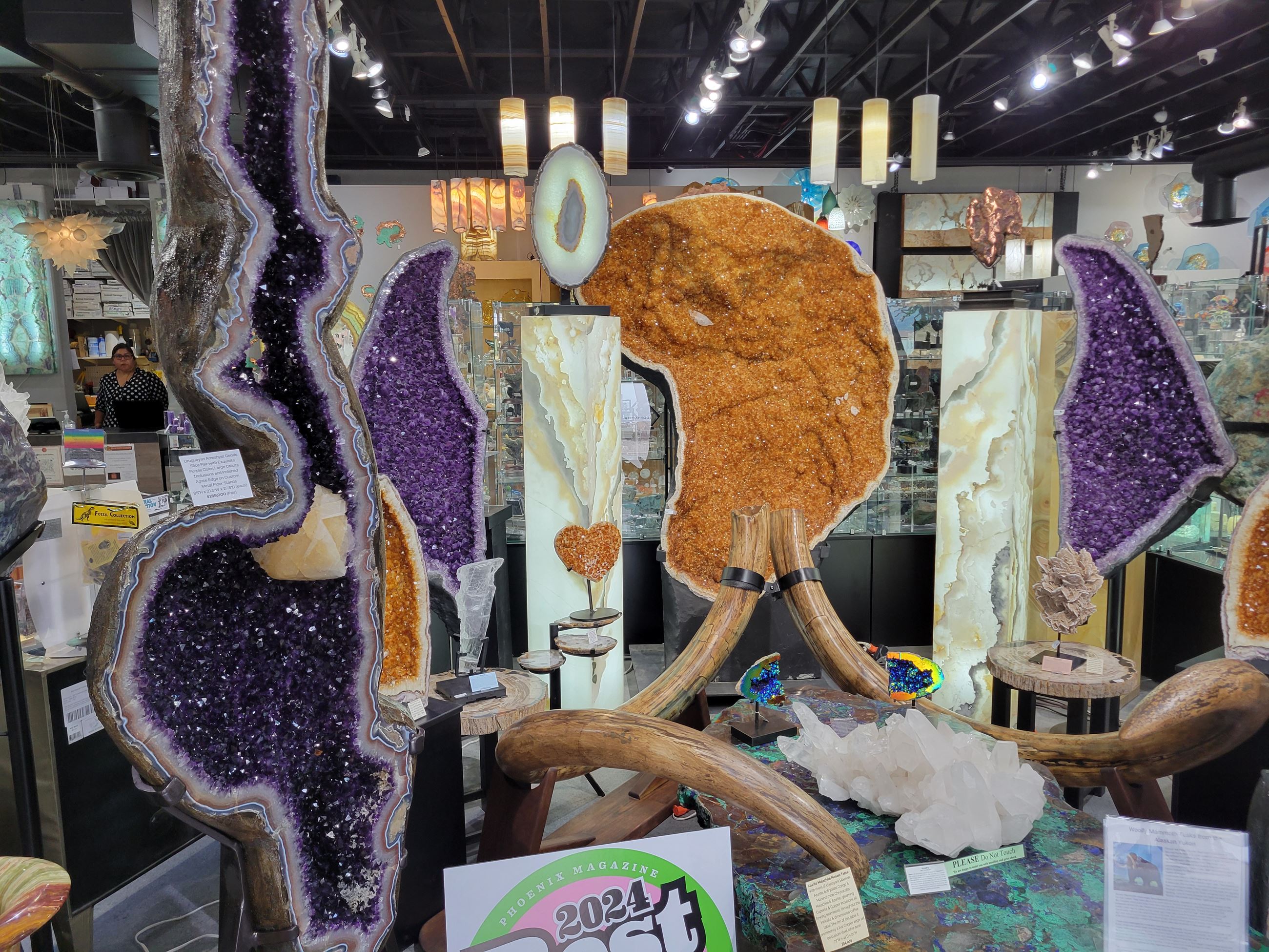 photo of geods located in the Rare Earth Gallery